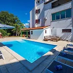 Big Private Swimming Pool Moonvidal With Free Parking Pula