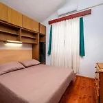 Big Private Swimming Pool Moonvidal With Free Parking Pula