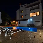 Apartment Big Private Swimming Pool Moonvidal With Free Parking Pula