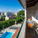 Moonvidal With Big Private Swimming Pool And Free Parking プーラ