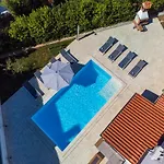 アパート Moonvidal With Big Private Swimming Pool And Free Parking プーラ