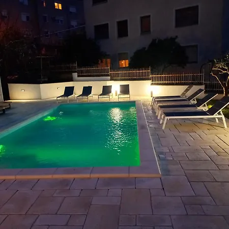Moonvidal With Big Private Swimming Pool And Free Parking *