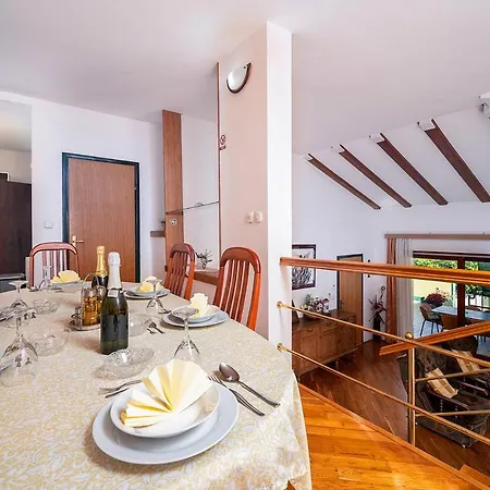 Big Swimming Pool Moonvidal * Pula