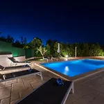 Moonvidal With Big Private Swimming Pool And Free Parking Διαμέρισμα