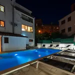 Moonvidal With Big Private Swimming Pool And Free Parking Διαμέρισμα
