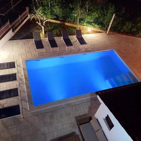 Big Private Swimming Pool Moonvidal Apartamento Pula
