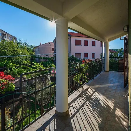 Big Swimming Pool Monvidal Apartment Pula
