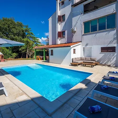 Big Swimming Pool Monvidal Pula