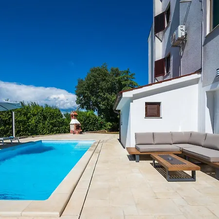 Moonvidal With Big Private Swimming Pool And Free Parking Lägenhet Pula