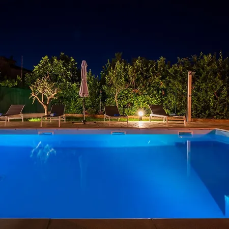 Moonvidal With Big Private Swimming Pool And Free Parking * Pula