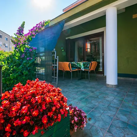 Moonvidal With Big Private Swimming Pool And Free Parking