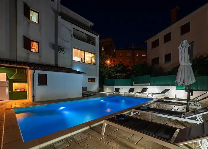 아파트 Big Private Swimming Pool Moonvidal 풀라