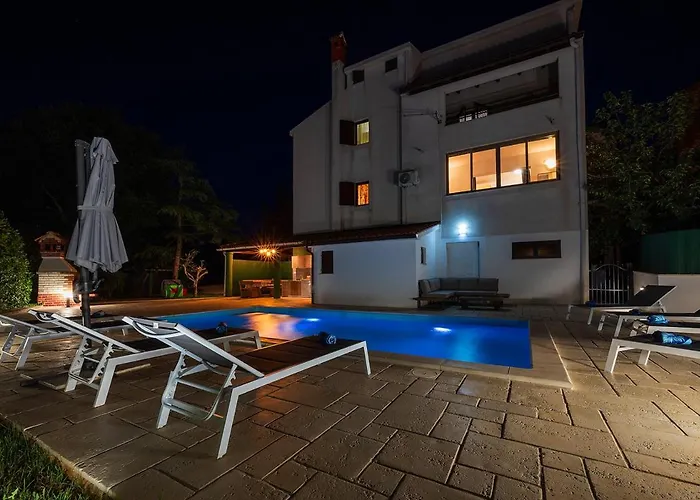 아파트 Big Private Swimming Pool Moonvidal 풀라